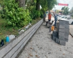 اجرای عملیات بهسازی دیوار پارک شهر در خیابان سردار جنگل لشت نشاء